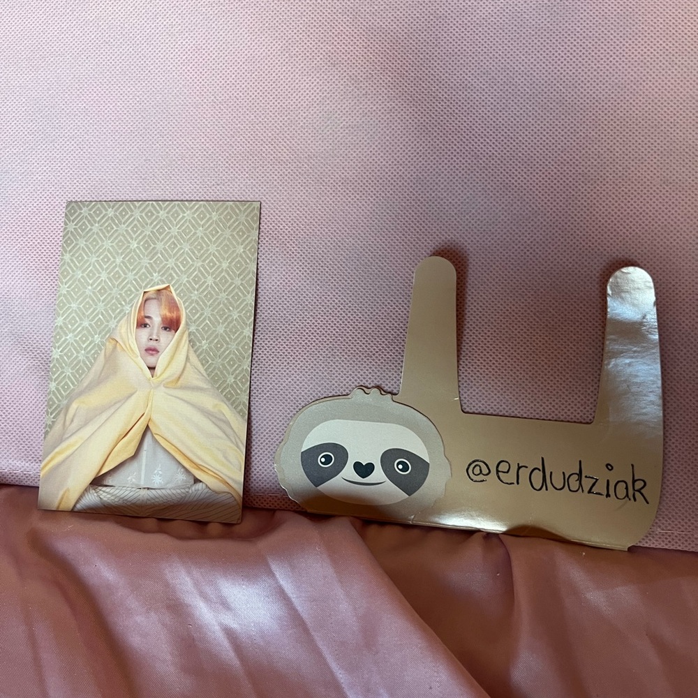 WTS $10

~ Jimin pc MOTS Persona